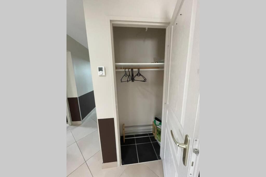 Superbe Appartement Avec 2 Chambres - 9 Personnes - Parking Prive Tournon-sur-Rhone Luaran gambar