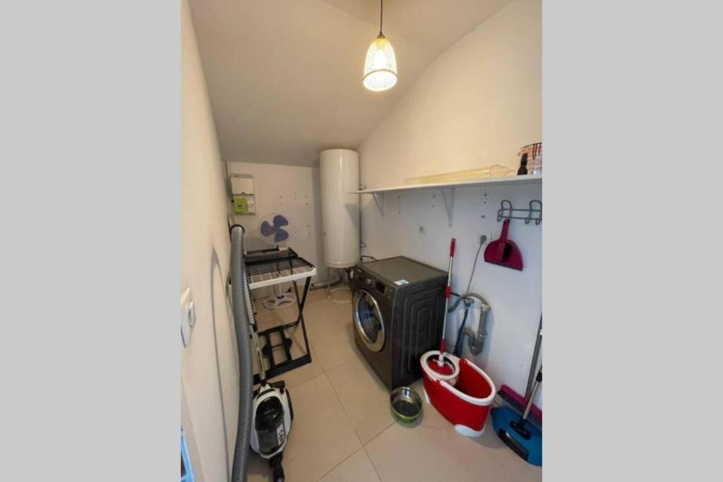 Superbe Appartement Avec 2 Chambres - 9 Personnes - Parking Prive Tournon-sur-Rhone Luaran gambar