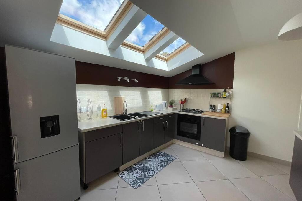 Superbe Appartement Avec 2 Chambres - 9 Personnes - Parking Prive Tournon-sur-Rhone Luaran gambar