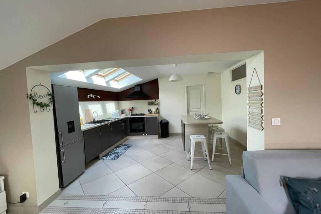 Superbe Appartement Avec 2 Chambres - 9 Personnes - Parking Prive Tournon-sur-Rhone Luaran gambar